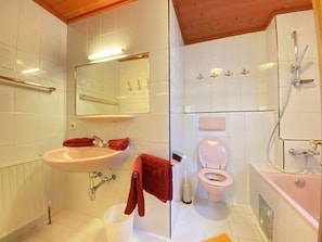 Bad Sink, Badezimmer, Armatur, Sinken, Interior Design, Flooring, Holz, Fussboden, Zapfhahn, Installation