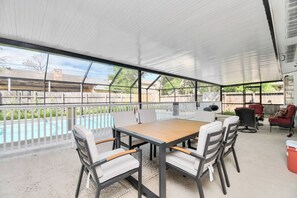 Outdoor dining