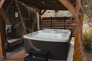 Bain à remous extérieur