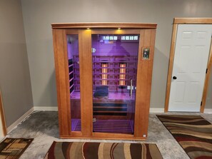 3 person full spectrum sauna