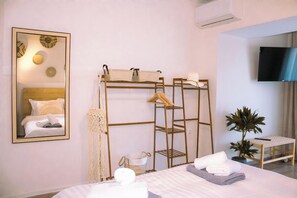 Bedroom 1-8904A