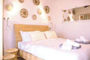 Bedroom 5-8916A