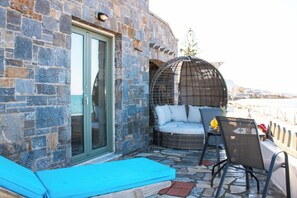Terrace 8932