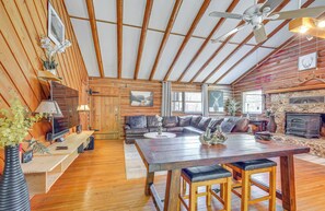 Dining Area | Dishware & Flatware