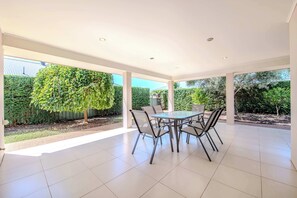 BBQ + Outdoor Entertaining Area
