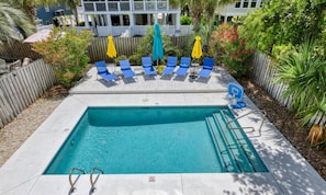 Sunny Day's Private Pool!