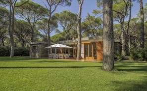 Activities, Amenities, Building Exterior, Facilities, Garden, Spring, Summer, Wellness
