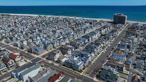 Proximity of property to beach & boardwalk