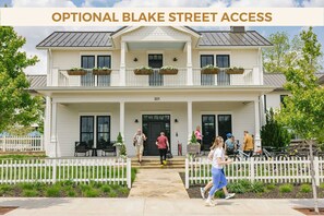Guests can upgrade their stay to get access to Blake Street. Amenities include a full-service restaurant, craft cocktail bar, hot tub, sauna, cold plunge, swimming pool, and a top-tier fitness center. See listing description for details.