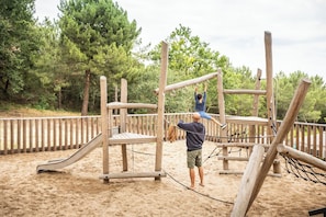 Children’s play area – outdoor