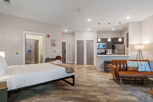 CozySuites - Penrose On Mass with pool and parking #7