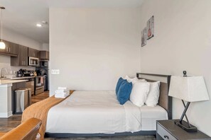 Bedroom area - 1 queen bed