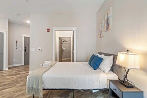 Bedroom area - 1 queen bed