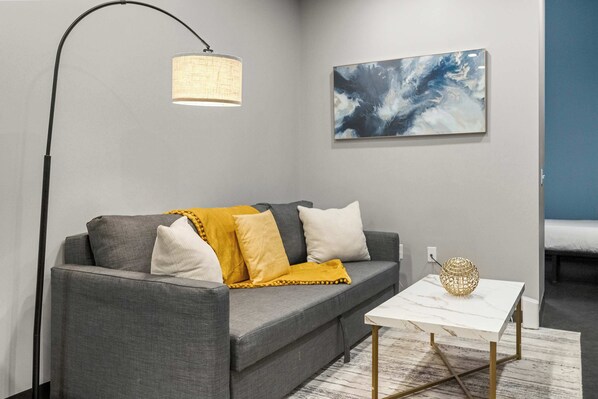 CozySuites | Modern 1BR in Downtown Pitts. #1