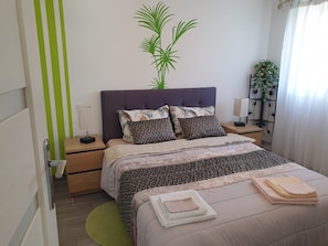 MOURIES Holiday rental gîtes for rent 5 people 2 bedrooms