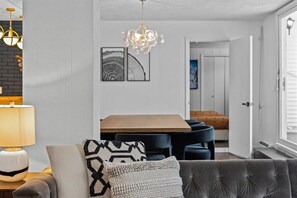 Mountain View Apartment: Minutes to Skiing, Food! (4711)