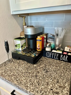 Kaffee und/oder Kaffeemaschine