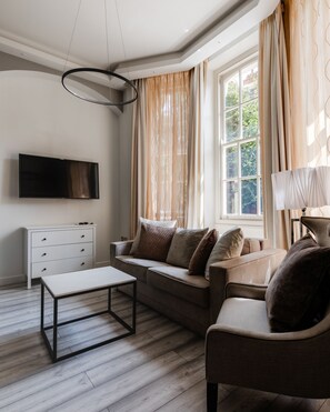 Living Room / Lounge