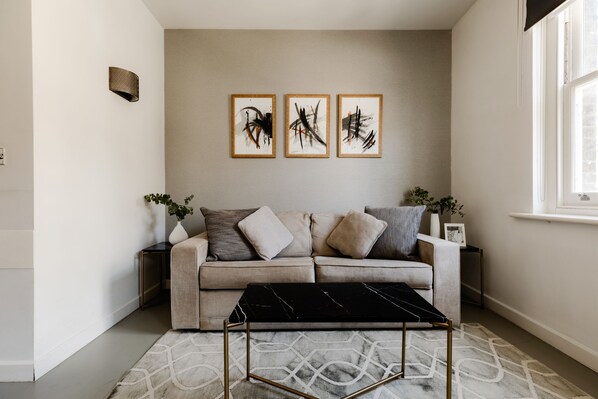 Living Room / Lounge