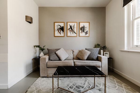 Living Room / Lounge