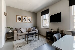 Living Room / Lounge