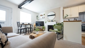 Living Room / Lounge