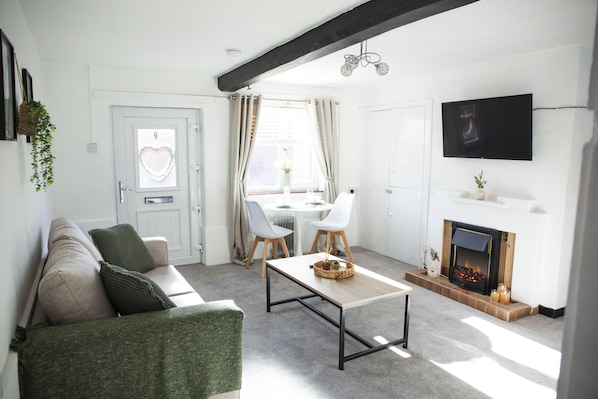 Living Room / Lounge