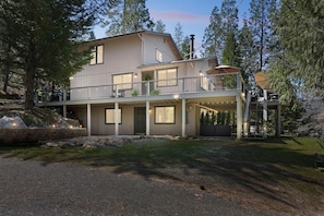 Cottage, House, Tree, Desk, Nature