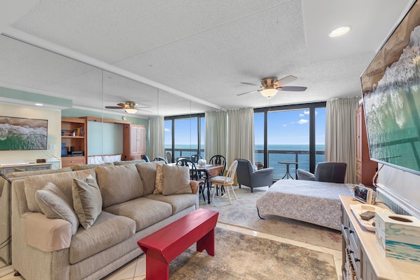 Welcome to Golden Sands 810!