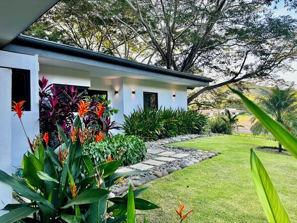 HOUSE FRONT