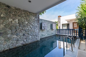 Private pool