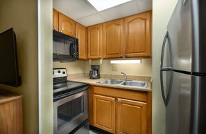 King Suite with Partial Ocean View - Kitchen