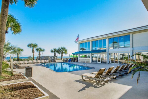Litchfield Inn - outdoor pool