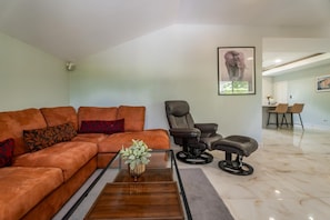Flora 2 Bedroom House,Near Naiharn - Rawai Beach (5439)