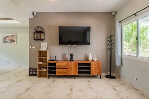 Flora 2 Bedroom House,Near Naiharn - Rawai Beach (5441)