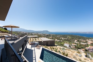Wonderfull Crete Villa | Villa Nikolaos | 3 Bedrooms | Prime Location | Stunning Ocean Views | Modern Furnishing | Private Pool | Chania