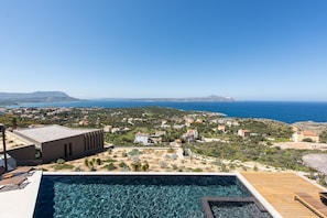 Wonderfull Crete Villa | Villa Nikolaos | 3 Bedrooms | Prime Location | Stunning Ocean Views | Modern Furnishing | Private Pool | Chania