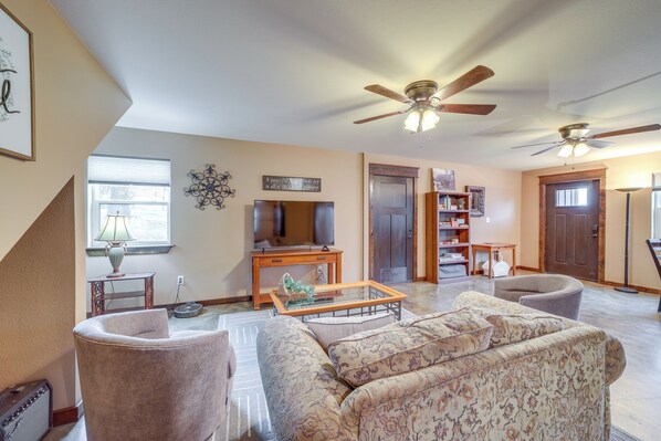 Atoka Vacation Rental | 2BR | 1BA | 1,350 Sq Ft | Step-Free Entry