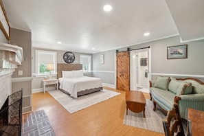 bedroom/livingroom