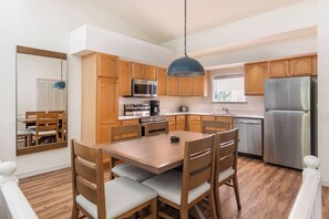 This accommodation comes with a full kitchen, all utensils and essentials are provided
