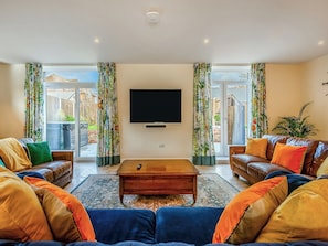 Living space with interconnecting door to Old Barn 2 if required | Old Barn 1 - Bedborough Farm Cottages, Wimborne