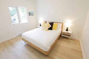 Minimilist bedroom