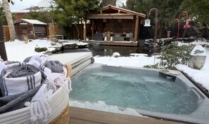 Bain à remous extérieur