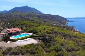 Enjoy nature only 15min from Loutraki town