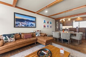 Gorgeous Trapp Lodge Villa – Mountain Views & More (5419)