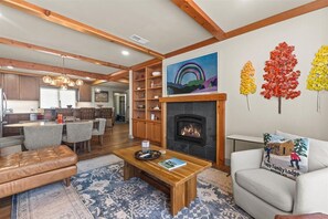 Gorgeous Trapp Lodge Villa – Mountain Views & More (5418)