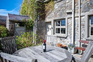 Fern Cottage - 2 Bedroom Cottage - St. Florence (25138)