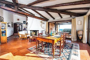 Wohn- und Esszimmer