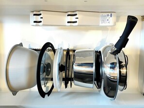 Cooking utensils can be used according to the purpose.