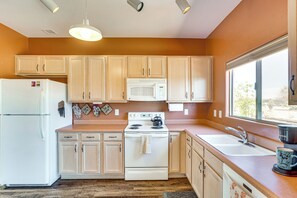 Kitchen | Keurig Coffee Machine